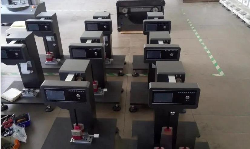 什么叫做萬能材料試驗機？關于試驗機的分類，你知道多少？